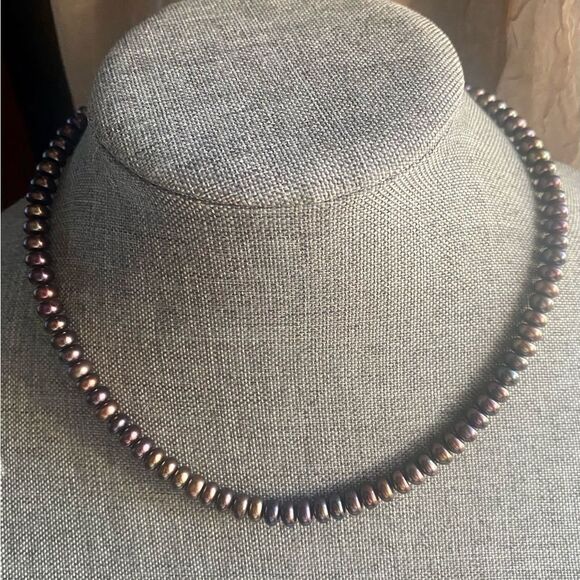 Button Purple Peacock Pearl Necklace - Picture 1 of 4
